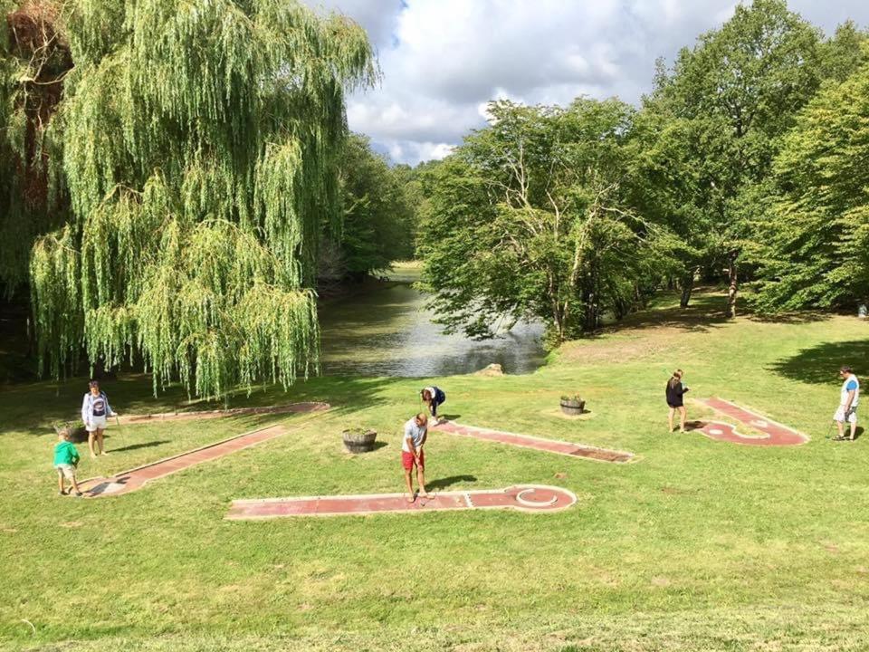 Camping Les Petites Minaudieres Hotel Saint-Sauveur  Buitenkant foto