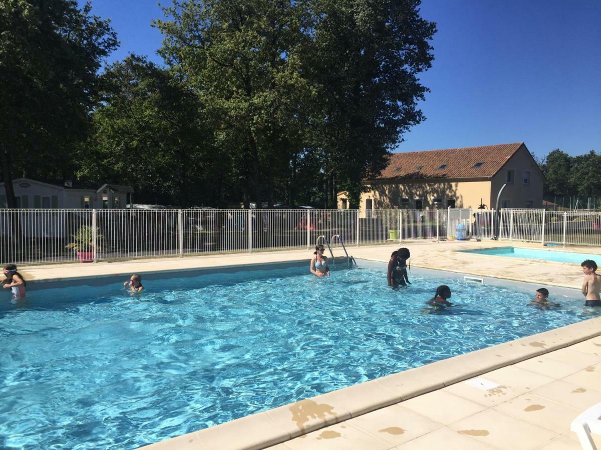 Camping Les Petites Minaudieres Hotel Saint-Sauveur  Buitenkant foto