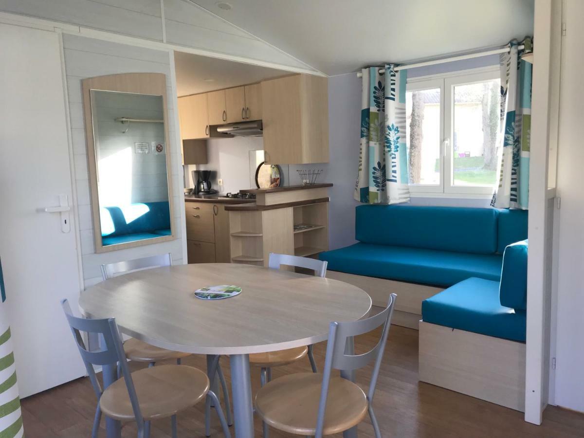 Camping Les Petites Minaudieres Hotel Saint-Sauveur  Buitenkant foto