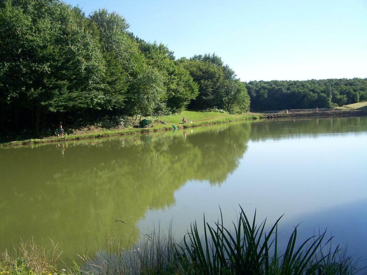 Camping Les Petites Minaudieres Hotel Saint-Sauveur  Buitenkant foto